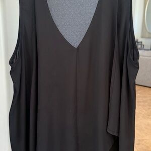 Karen Kane Flowy Chiffon Type Black Top